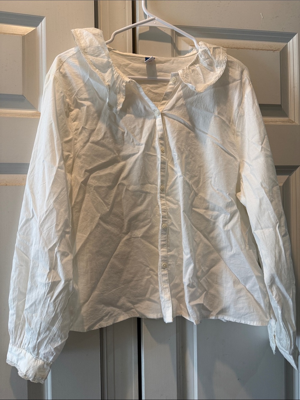 Old Navy White Button-Front Long-Sleeve Shirt